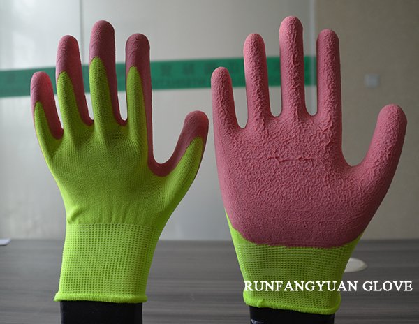 LATEX COATED AND FOAM&CRINKLE FINISH GLOVE