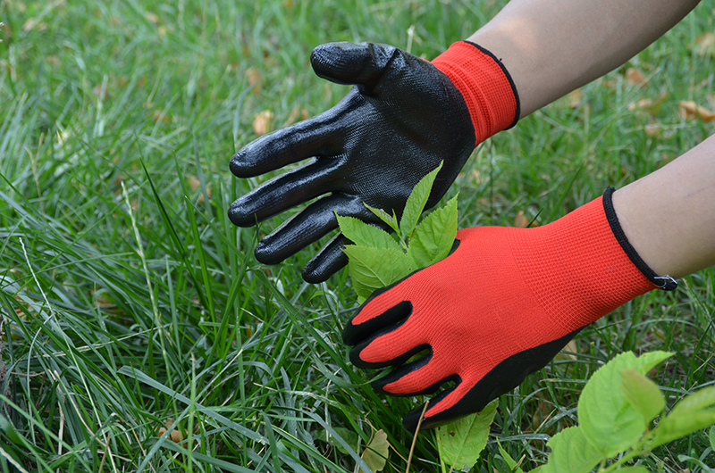 NITRILE COATED WORK GLOVES