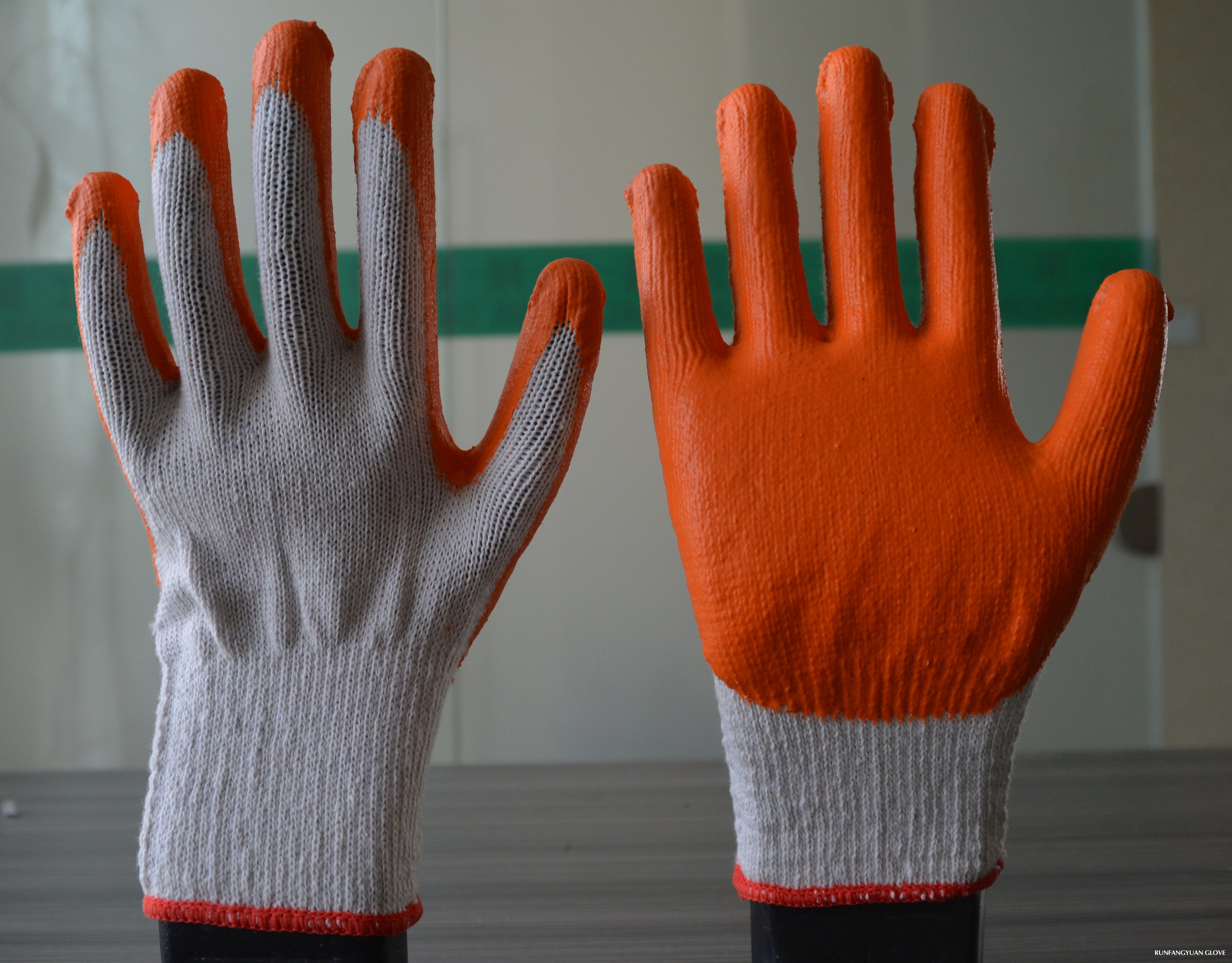 LATEX COATED AND SMOOTH FINISH GLOVE